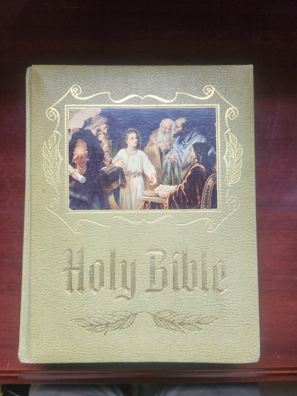 Vintage Heirloom Family Holy Bible KJV Red Letter Wichita KS